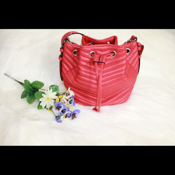 Steve Madden Chevron Drawstring Bucket Bag - Picture 4 of 7